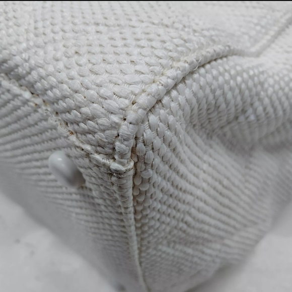 Chanel White Woven Canvas Bekko Chain Large Tote Bag In White - Picture 11 of 17